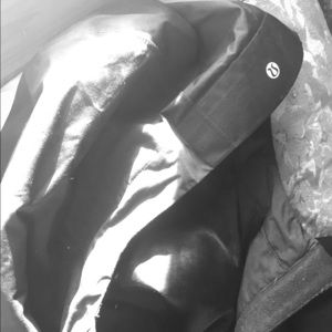 Lululemon Womens Rain Jacket size 8